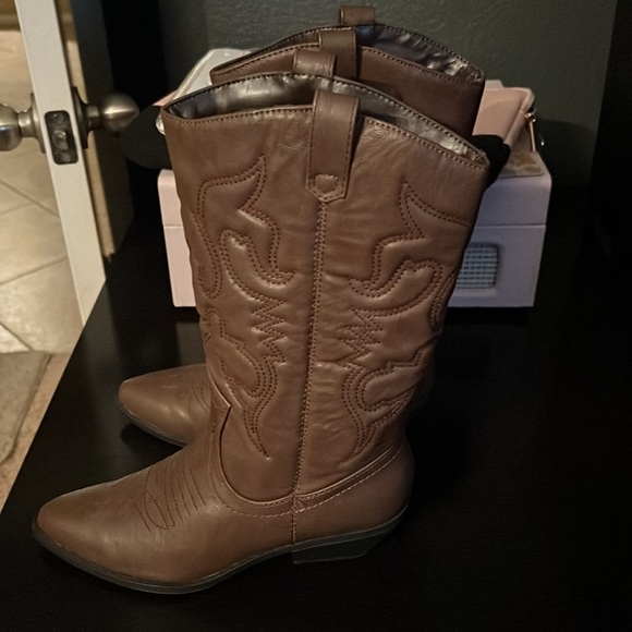 Womens Stylish Comfortable Closed Toe Cowgirl Mid Calf Boots - Picture 4 of 7